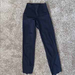 Lululemon Scalloped Wunder Under Cropped Leggings